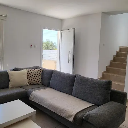 Semesterbostad Hana House *